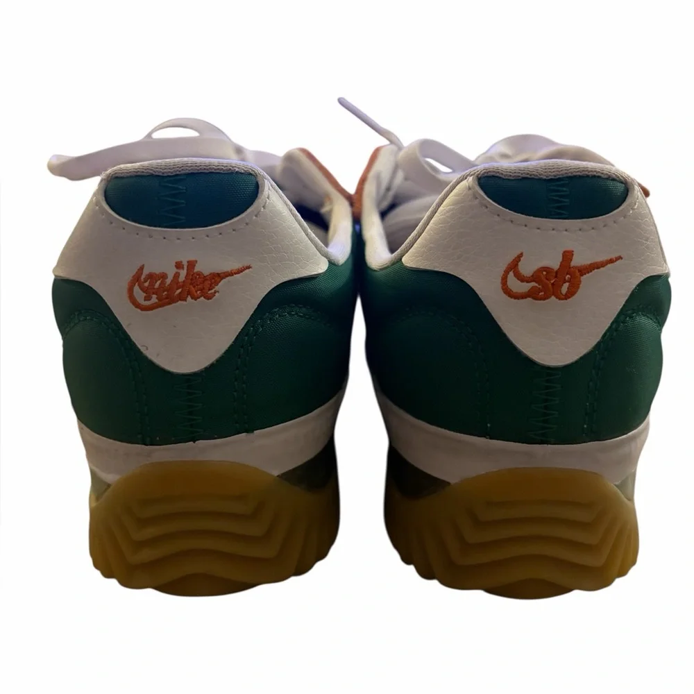 Nike BRSB Deep Orange Pine Green Skateboarding sneaker.Size 10.5. Good condition